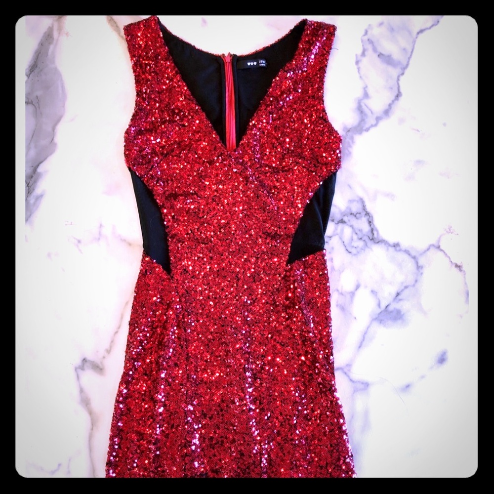 Red sequin dress ❤️